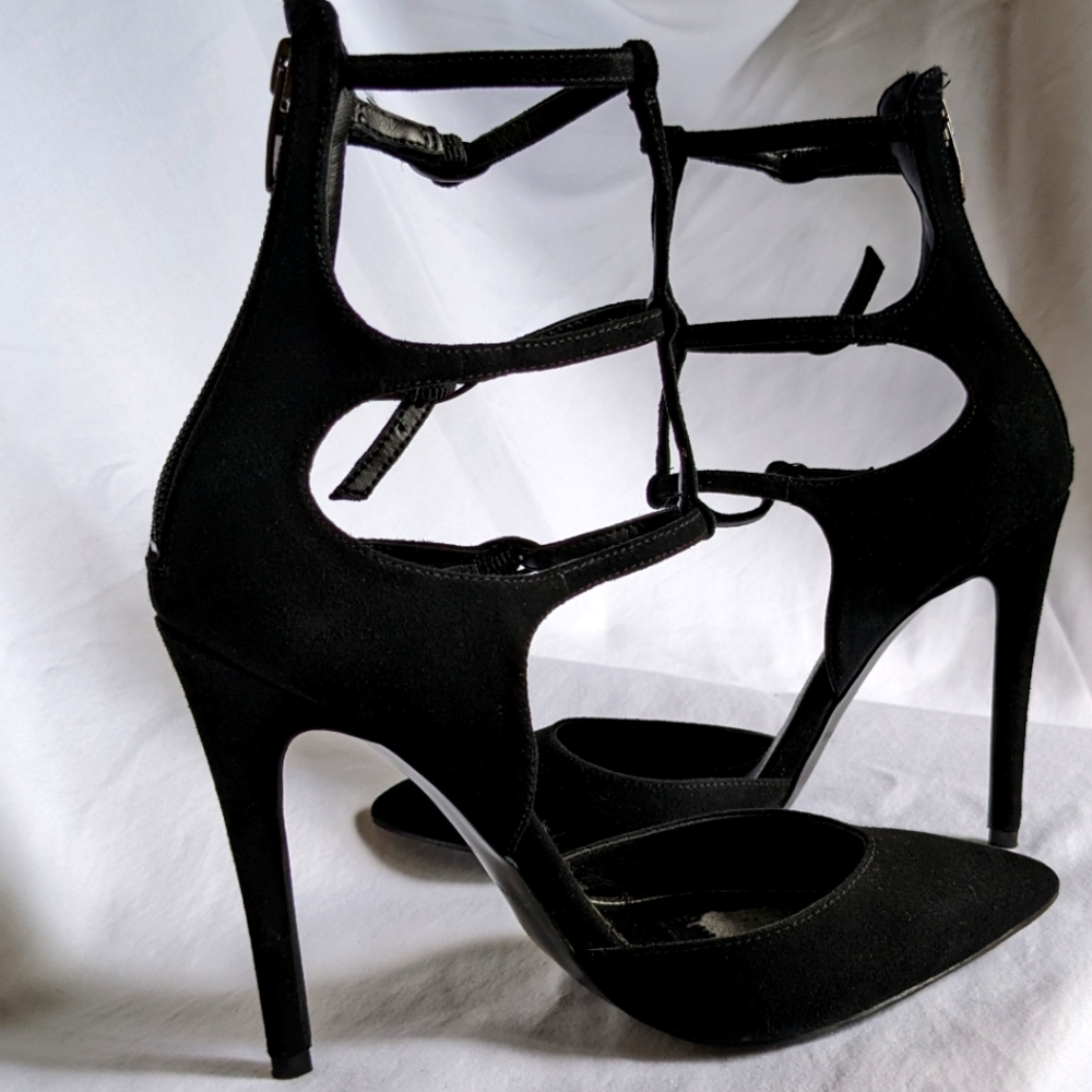 Kendall and Kylie Kalisha suede pumps